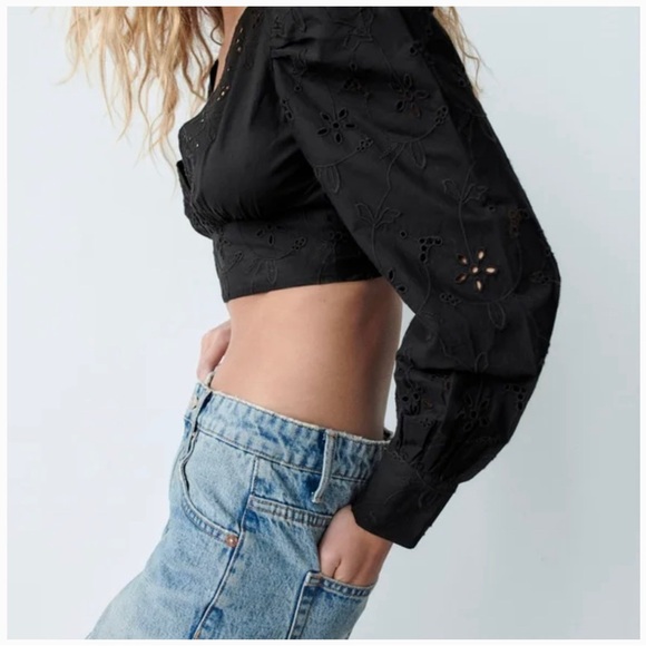 NWT Zara Black Eyelet Puff Sleeve Cropped Top With Embroidery Sz M 0881/002/800 - Picture 4 of 9
